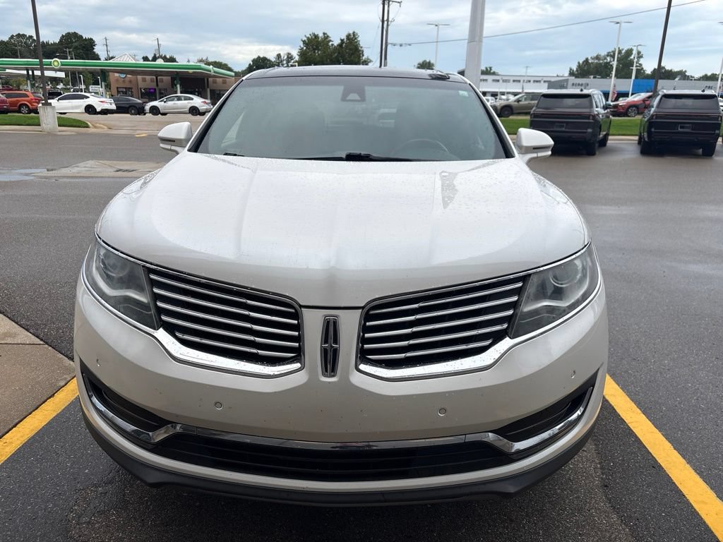 Used 2016 Lincoln MKX Reserve w/ Technology Package AWD/4WD image 2