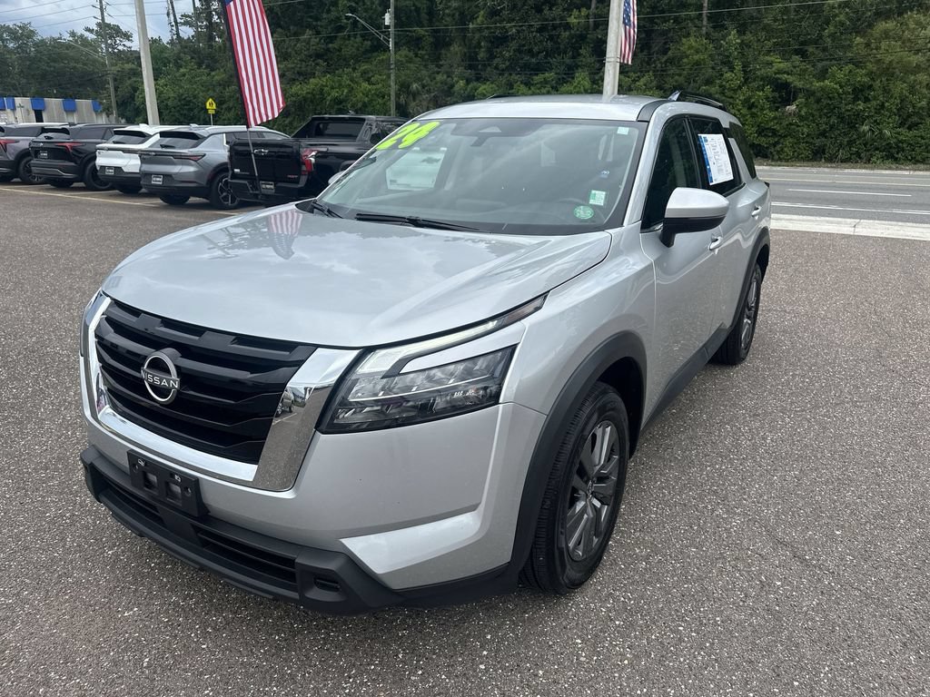 Used 2024 Nissan Pathfinder SV AWD/4WD image 12