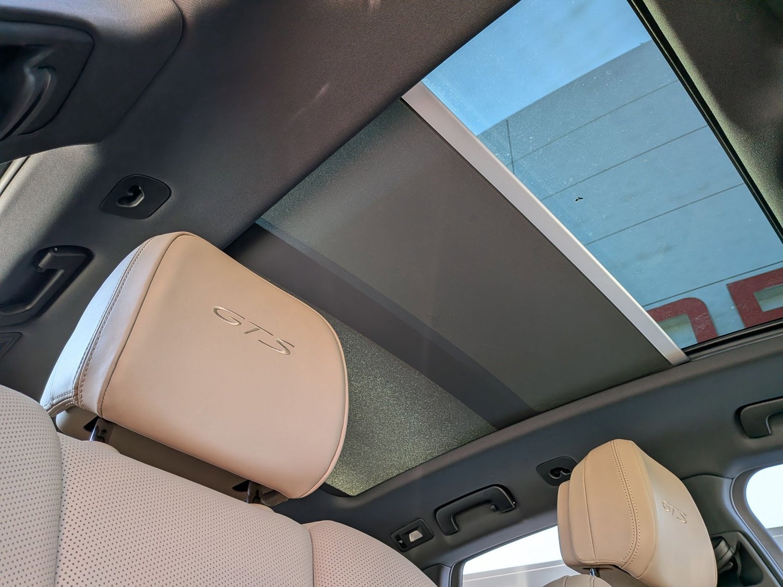 Certified 2025 Porsche Macan GTS image 26