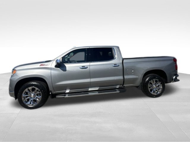 Used 2023 Chevrolet Silverado 1500 LTZ w/ LTZ Premium Package AWD/4WD image 3