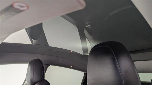 Used 2022 Tesla Model Y Long Range image 30