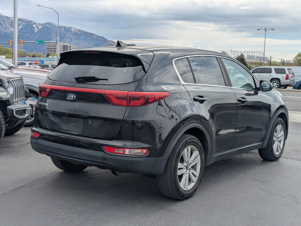 Used 2017 Kia Sportage LX AWD/4WD image 4