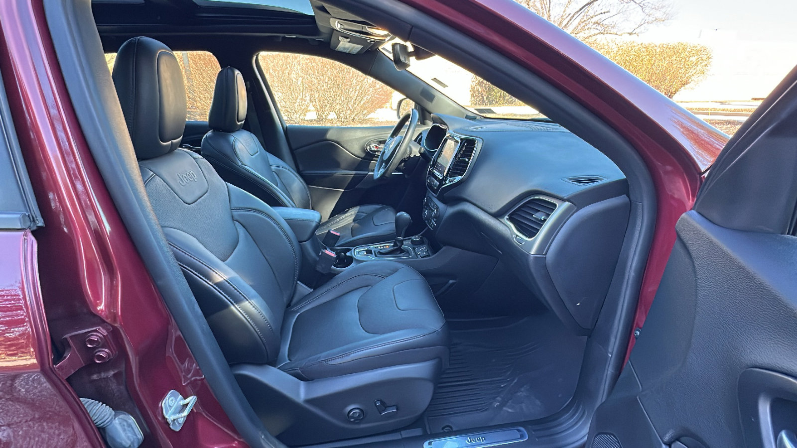 Used 2021 Jeep Cherokee High Altitude image 25