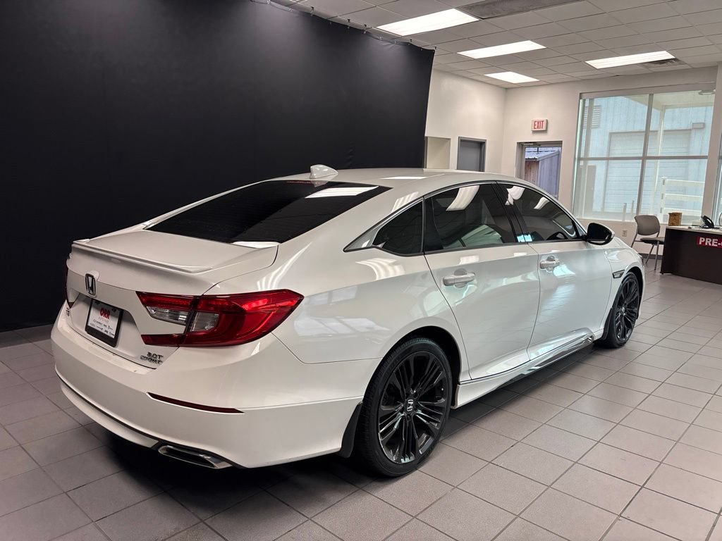 Used 2018 Honda Accord Sport image 3