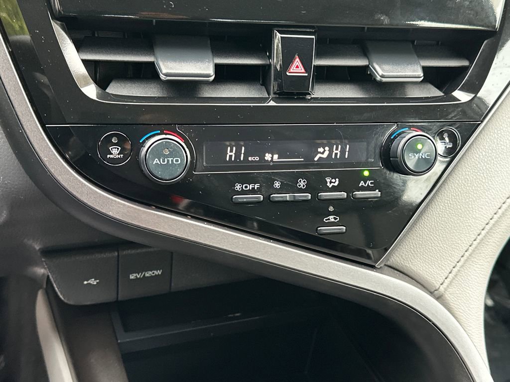Used 2024 Toyota Camry SE w/ Cold Weather Package FWD image 25
