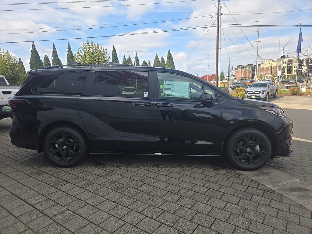New 2026 Toyota Sienna XLE Woodland Edition AWD/4WD image 6