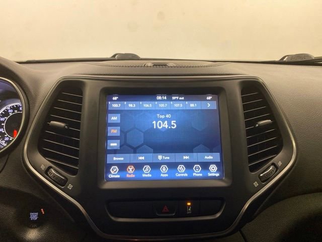 Used 2022 Jeep Cherokee Latitude Lux w/ Sun & Sound Group AWD/4WD image 11
