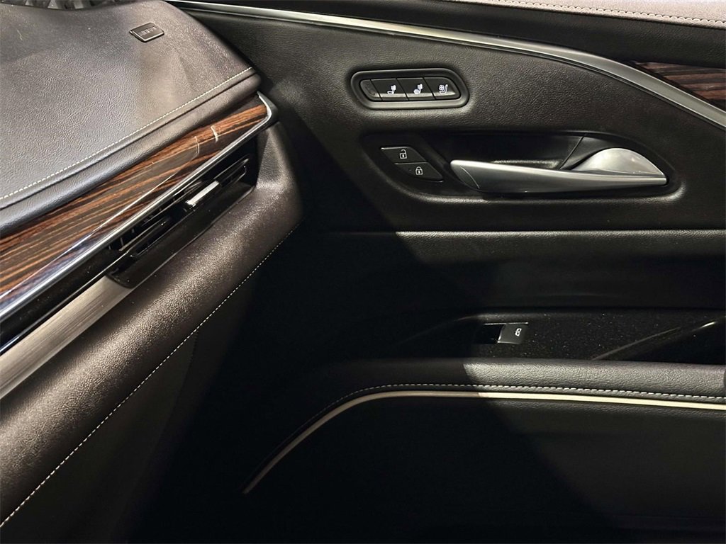 Used 2023 Cadillac Escalade Premium Luxury image 27