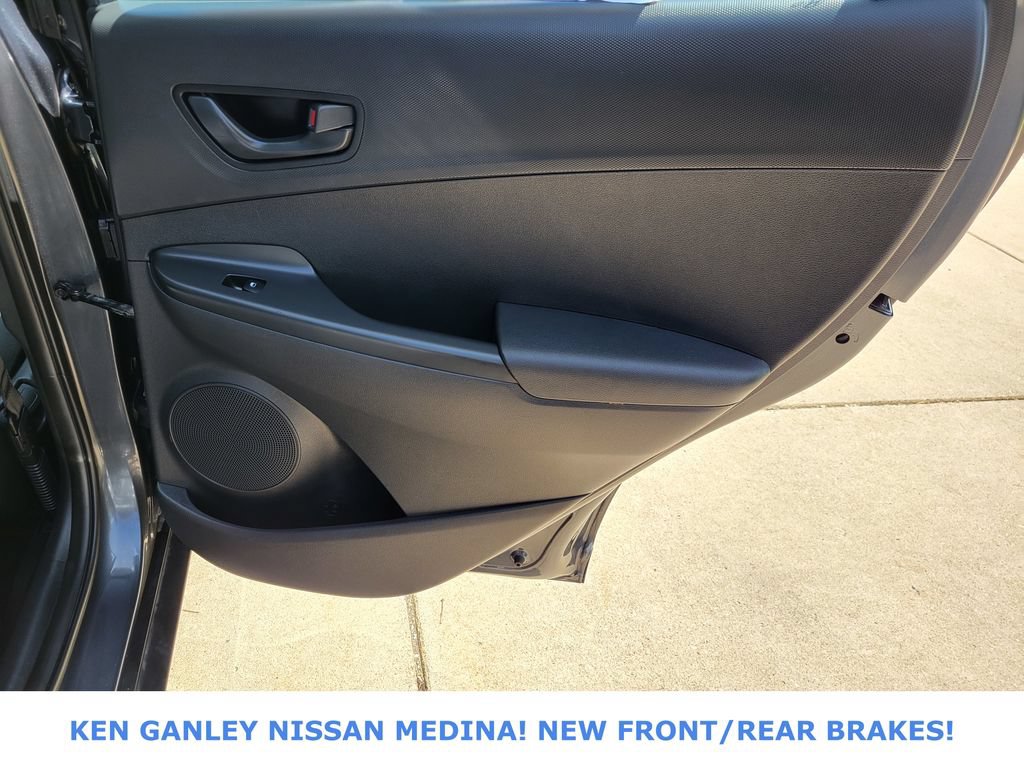 Used 2022 Hyundai Kona SE AWD/4WD image 46