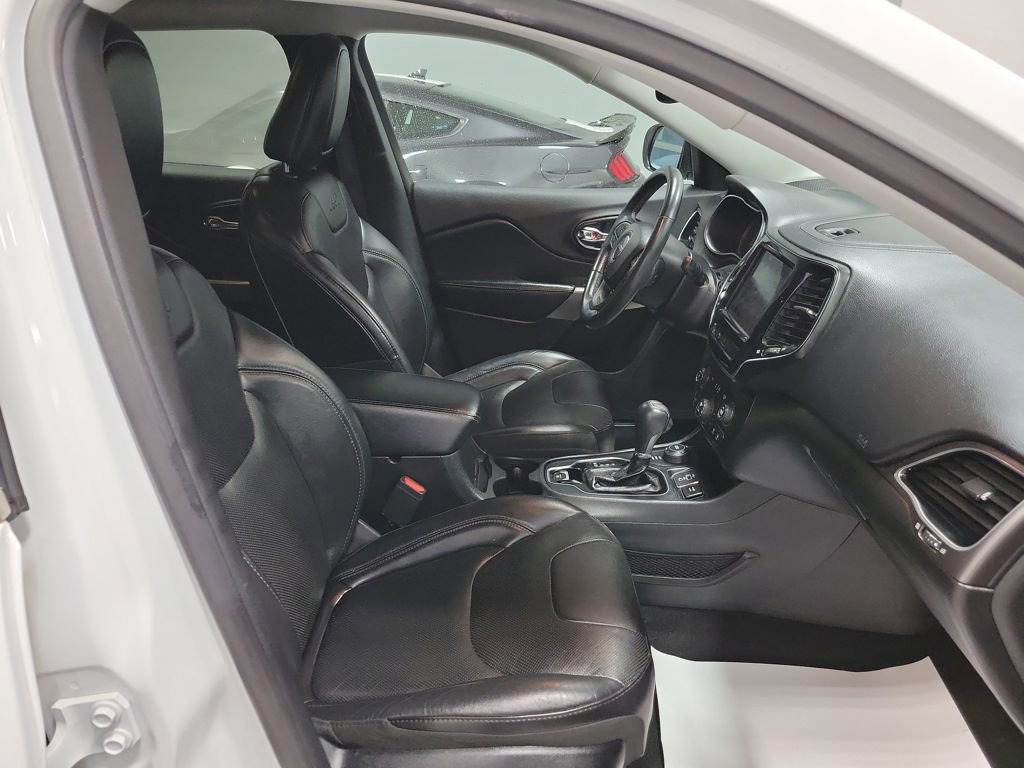 Used 2019 Jeep Cherokee Limited image 19