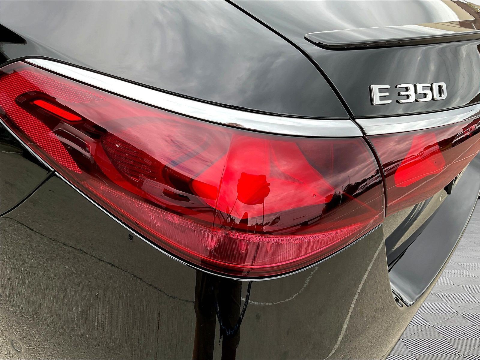 Certified 2025 Mercedes-Benz E 350 4MATIC Sedan image 23