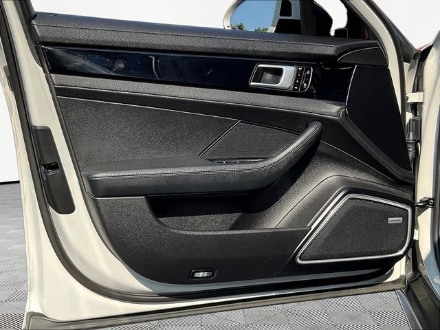 Used 2021 Porsche Panamera RWD image 21