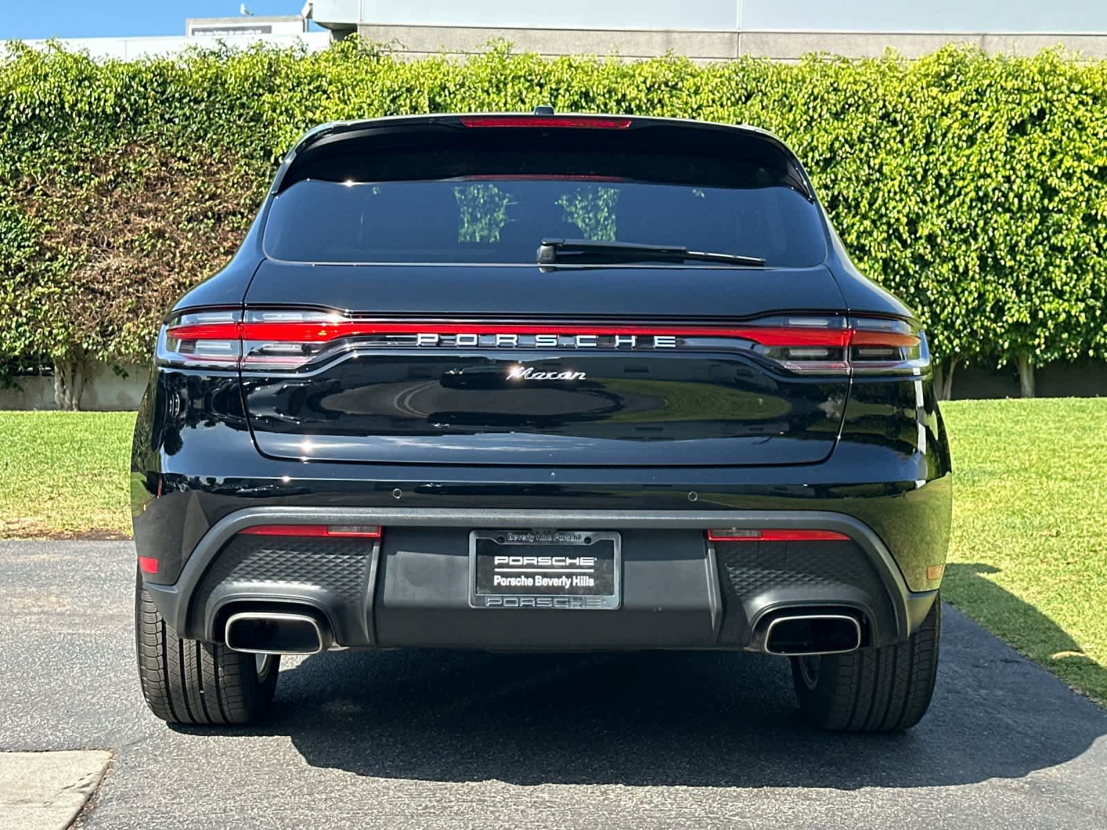 New 2026 Porsche Macan AWD/4WD image 7