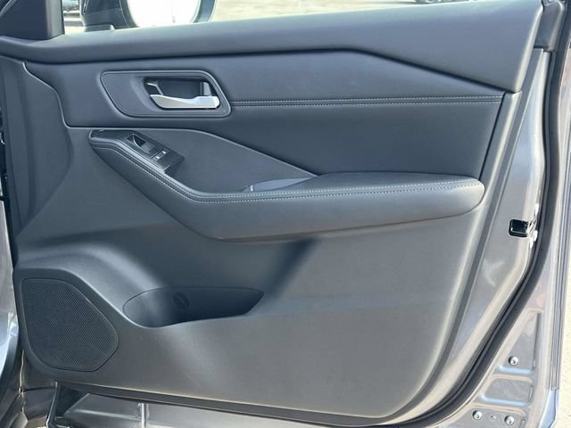 Used 2026 Nissan Rogue Dark Armor FWD image 27