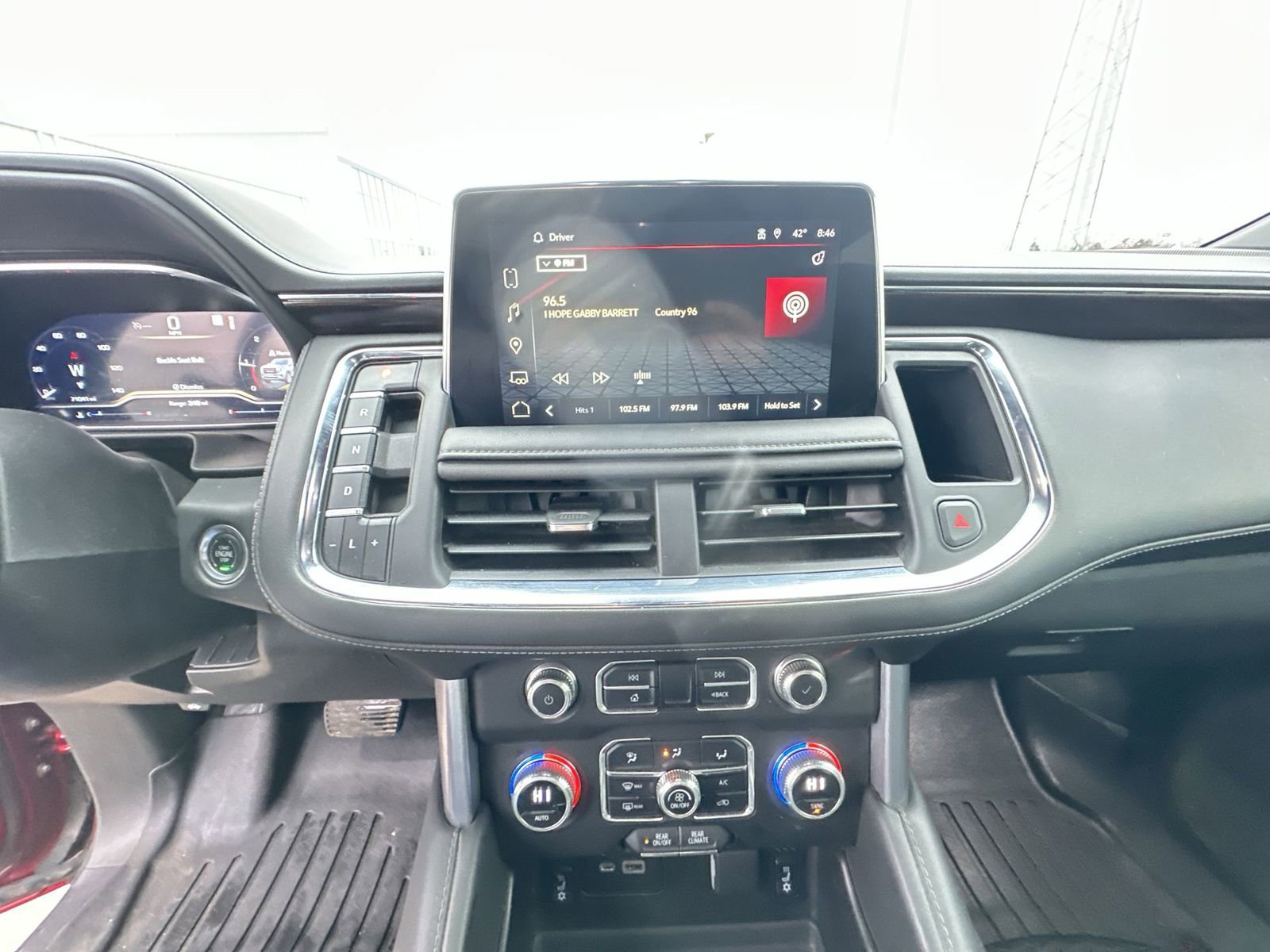 Used 2023 GMC Yukon XL SLE AWD/4WD image 13