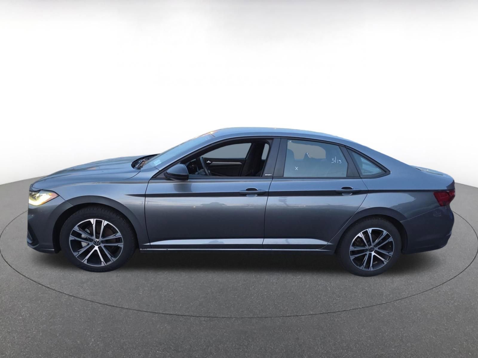 Used 2025 Volkswagen Jetta Sport image 4