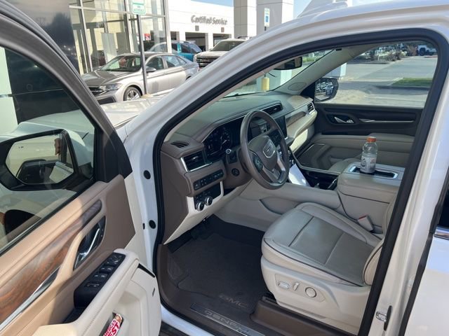 Used 2021 GMC Yukon XL Denali AWD/4WD image 10
