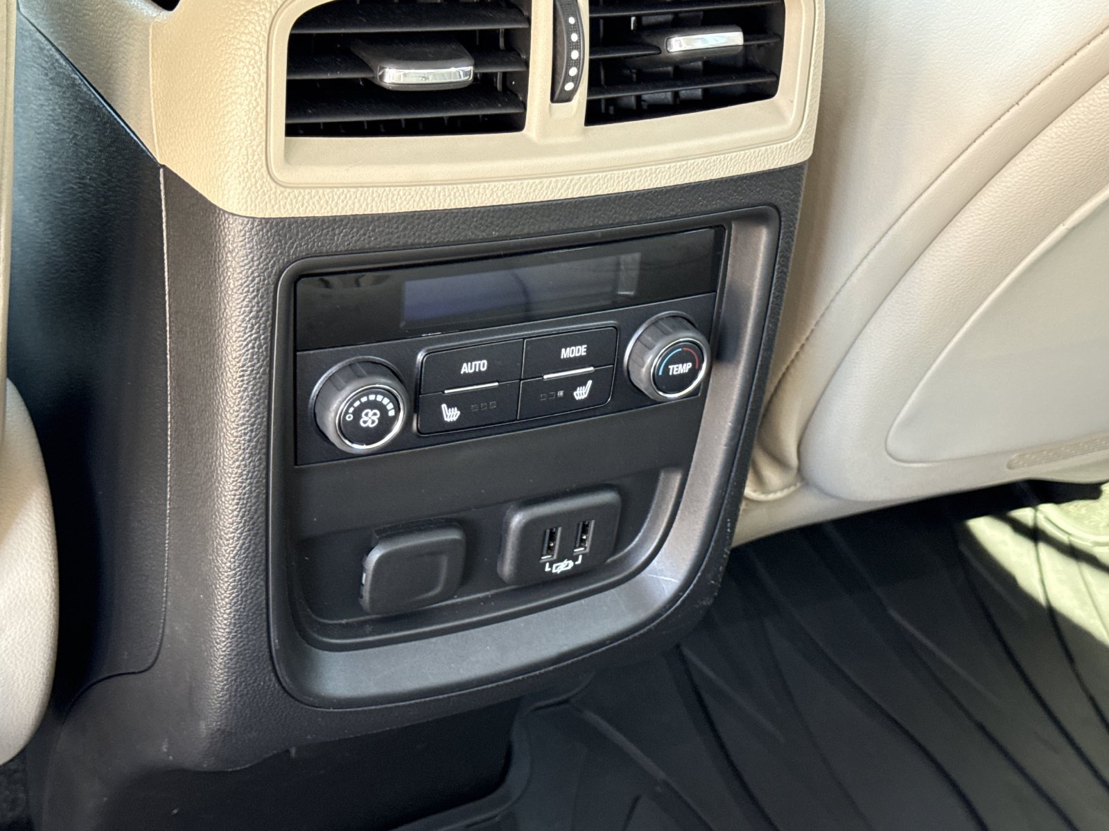 Used 2020 Buick Envision Premium w/ Driver Confidence Package AWD/4WD image 11