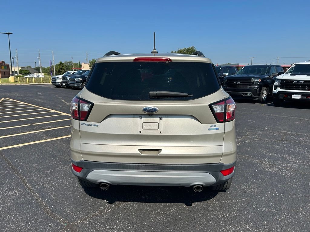 Used 2018 Ford Escape SE w/ SE Sync 3 Package AWD/4WD image 10
