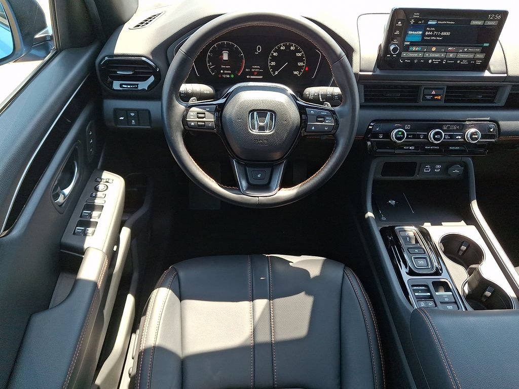 Used 2025 Honda Pilot TrailSport image 11