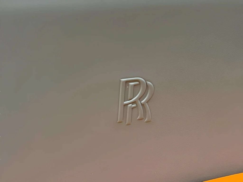 Certified 2025 Rolls-Royce Cullinan Black Badge AWD/4WD image 19