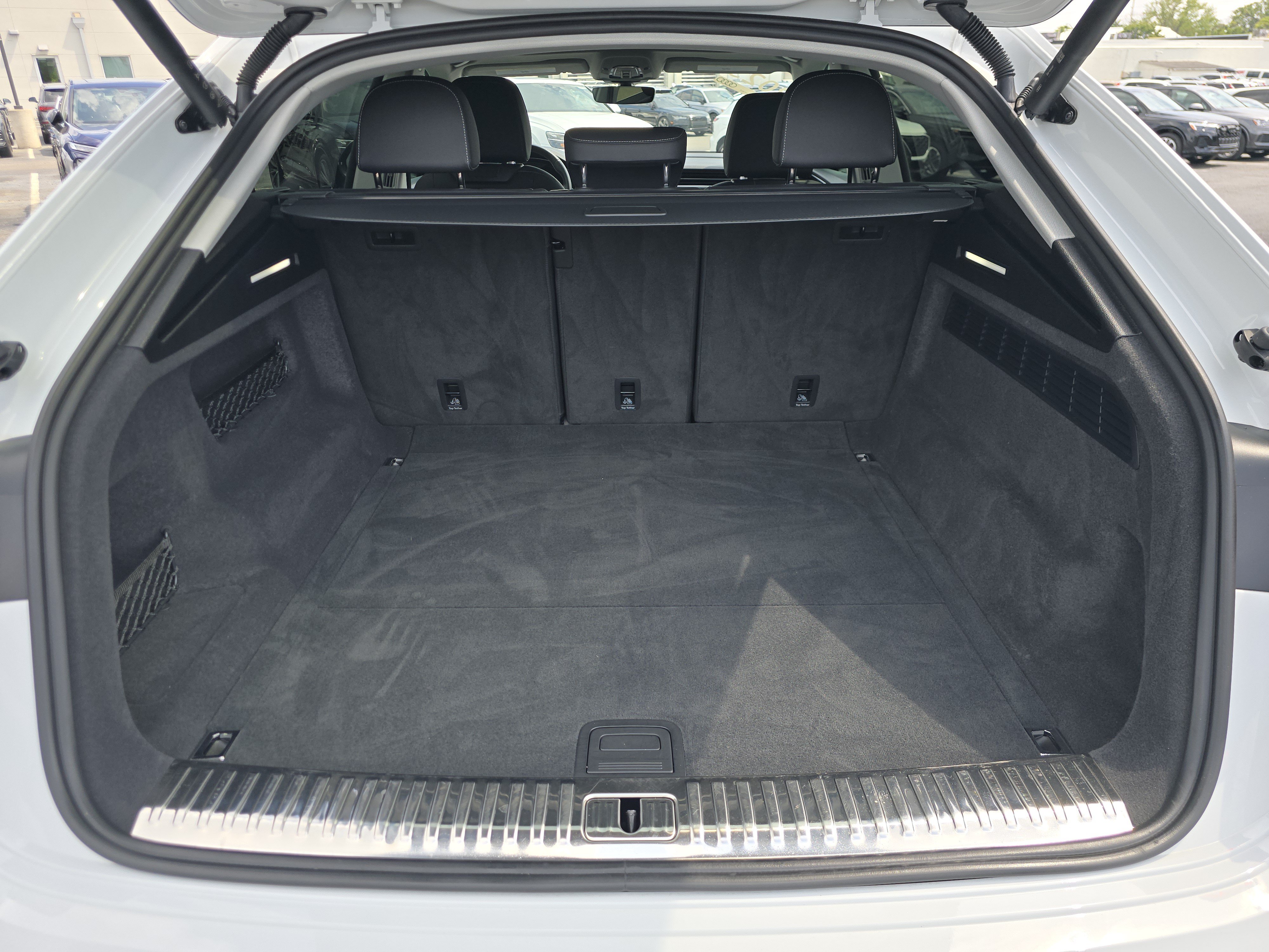 Certified 2023 Audi Q8 Premium AWD/4WD image 16