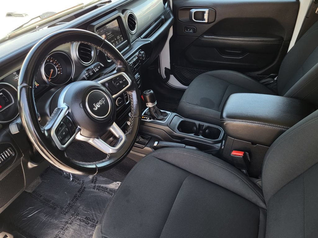 Used 2021 Jeep Wrangler Unlimited Sahara AWD/4WD image 9