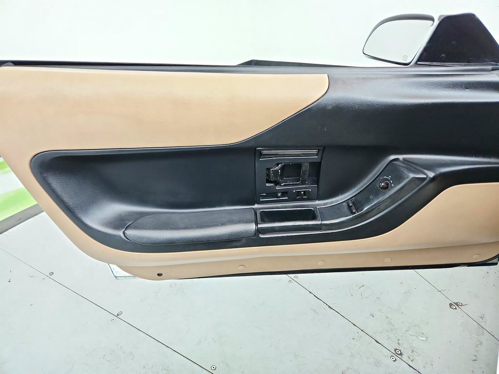 Used 1992 Chevrolet Corvette Convertible RWD image 19