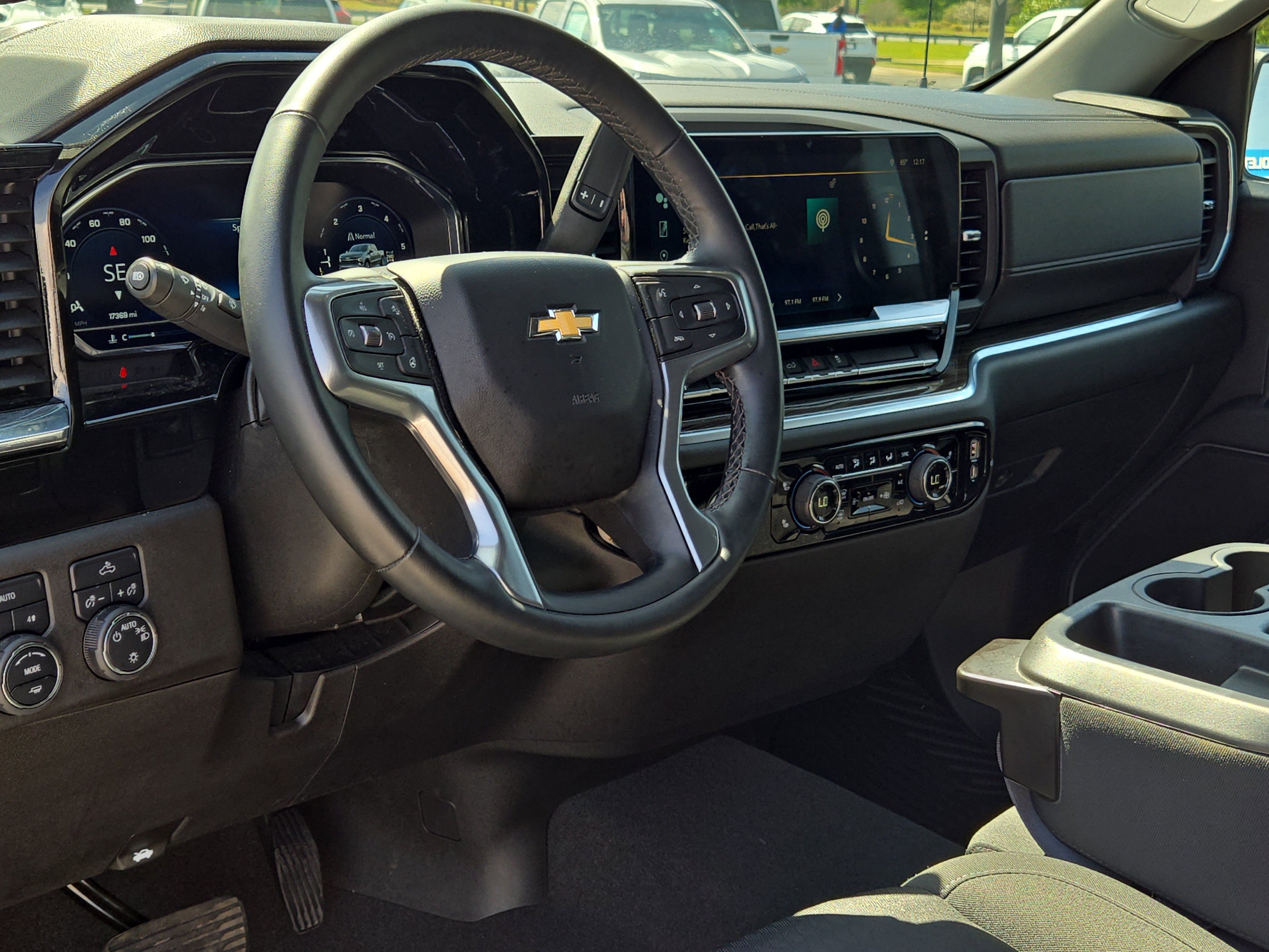 Used 2023 Chevrolet Silverado 1500 LT image 17