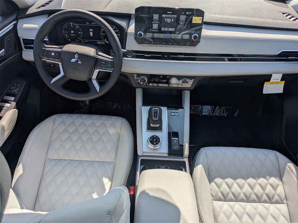 New 2025 Mitsubishi Outlander SEL image 16