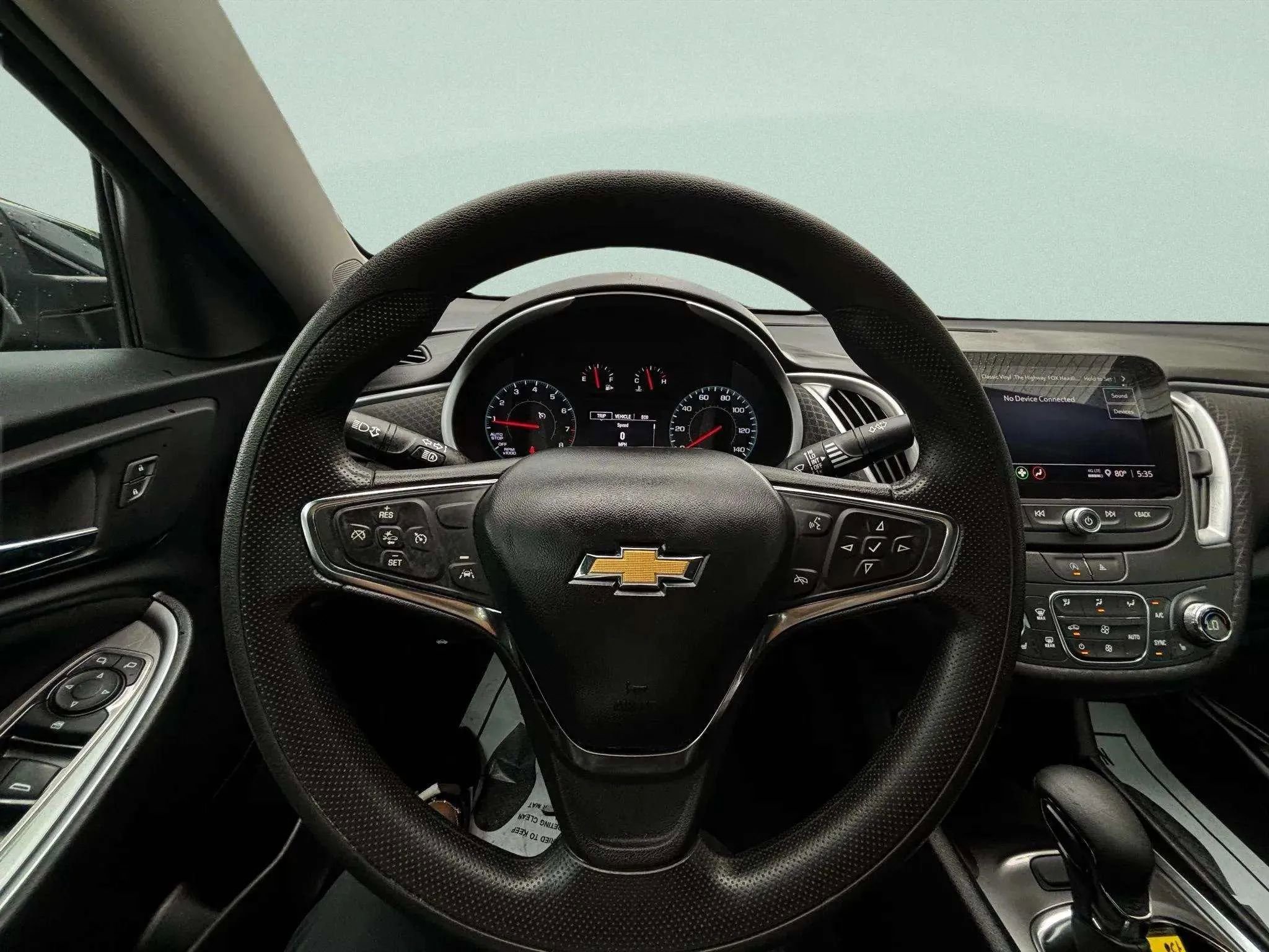 Used 2023 Chevrolet Malibu LT image 19