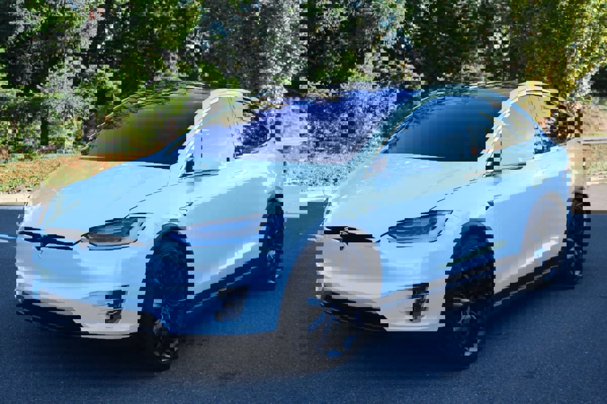 Used 2018 Tesla Model X 75D