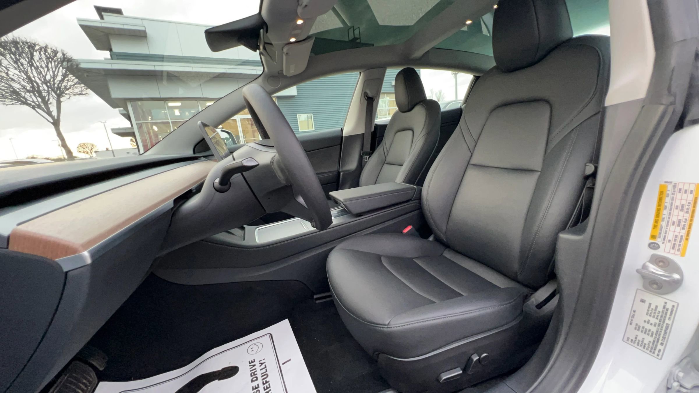 Used 2023 Tesla Model 3 Standard Range image 18