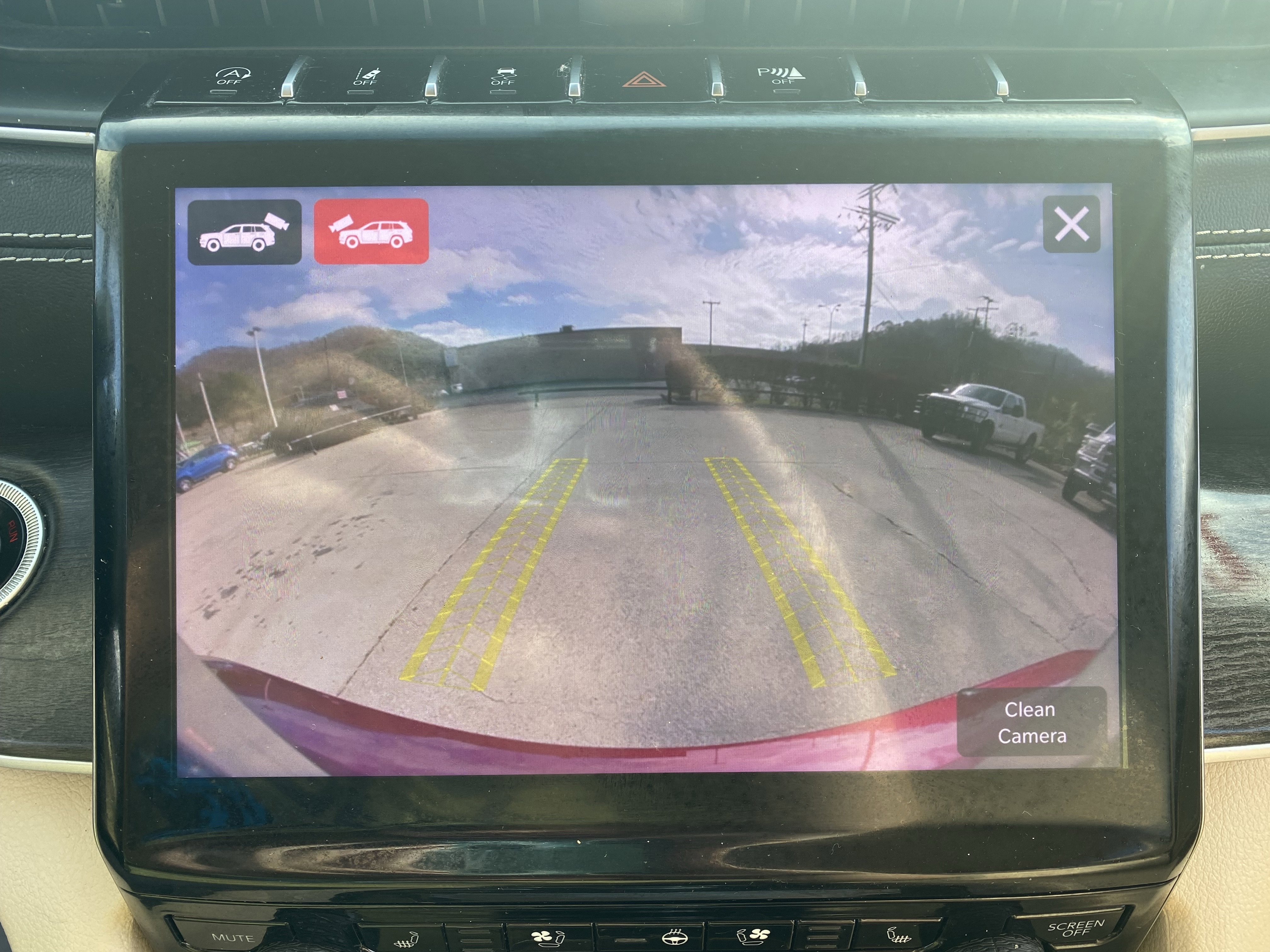 Used 2021 Jeep Grand Cherokee L Limited w/ Luxury Tech Group II image 17