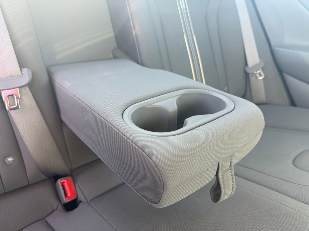 Used 2025 Hyundai Elantra SEL FWD image 22
