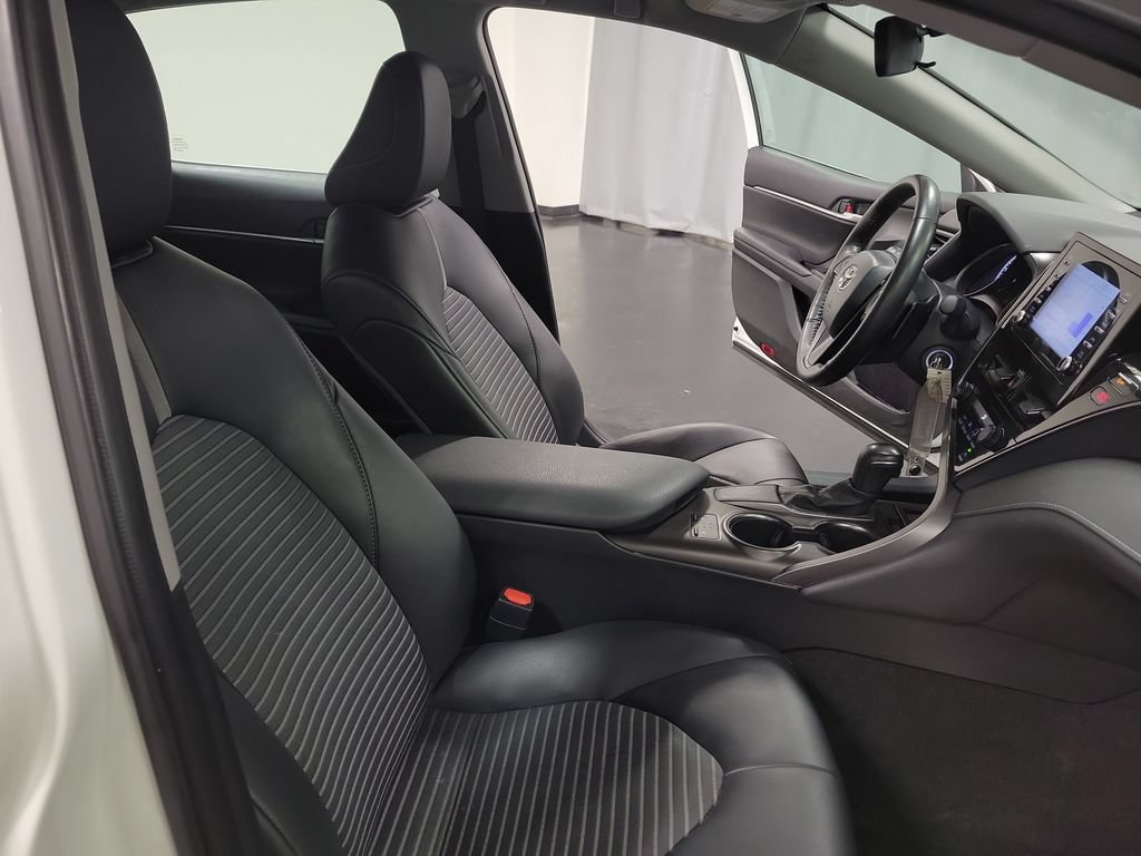 Used 2024 Toyota Camry SE FWD image 30