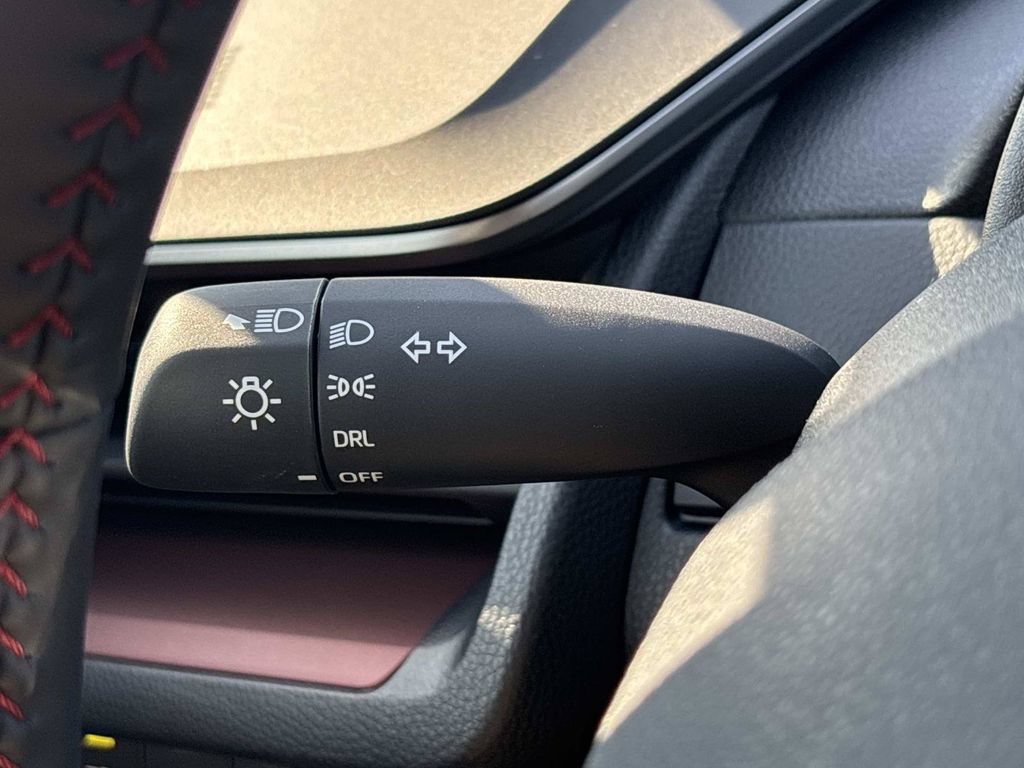 New 2026 Toyota Prius Plug-In Hybrid FWD image 33