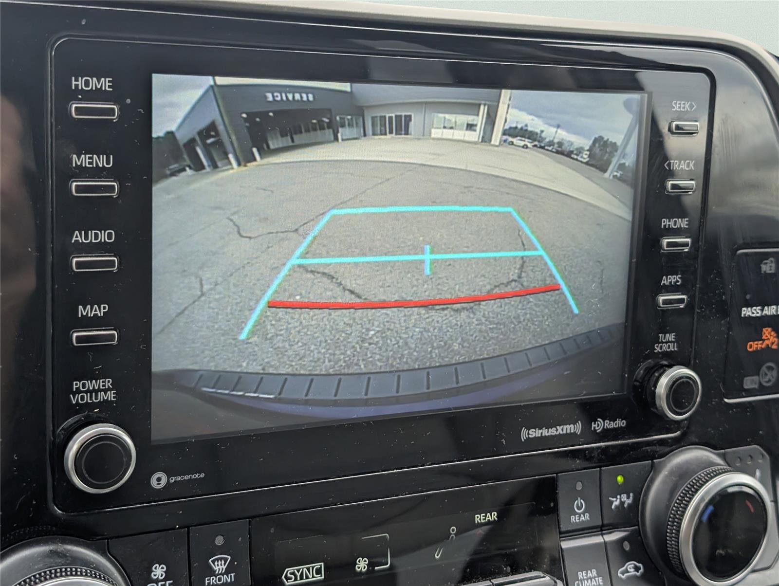 Used 2022 Toyota Highlander XLE image 15