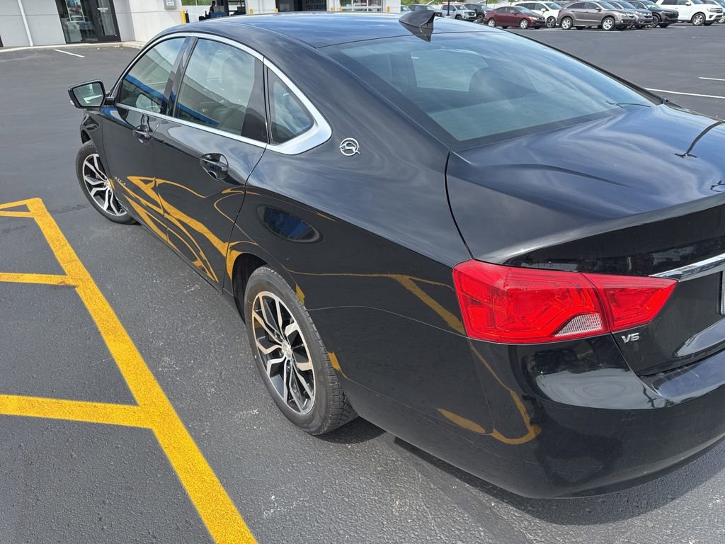 Used 2017 Chevrolet Impala LT FWD image 4