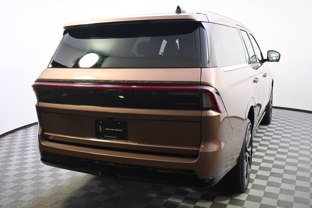 New 2026 Lincoln Navigator L Black Label AWD/4WD image 6