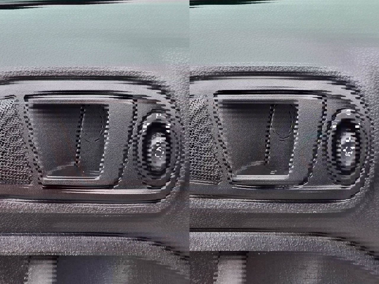 Used 2017 Ford Fiesta S image 13