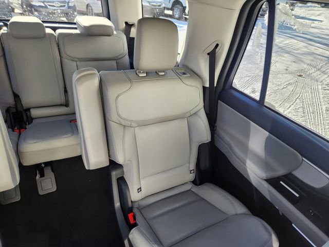 New 2026 Ford Expedition Active image 15