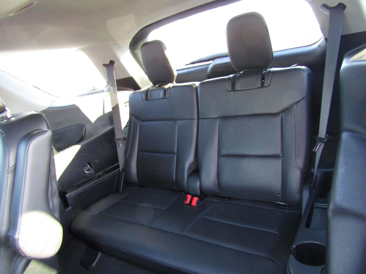 Used 2022 Ford Explorer XLT w/ Equipment Group 202A AWD/4WD image 23