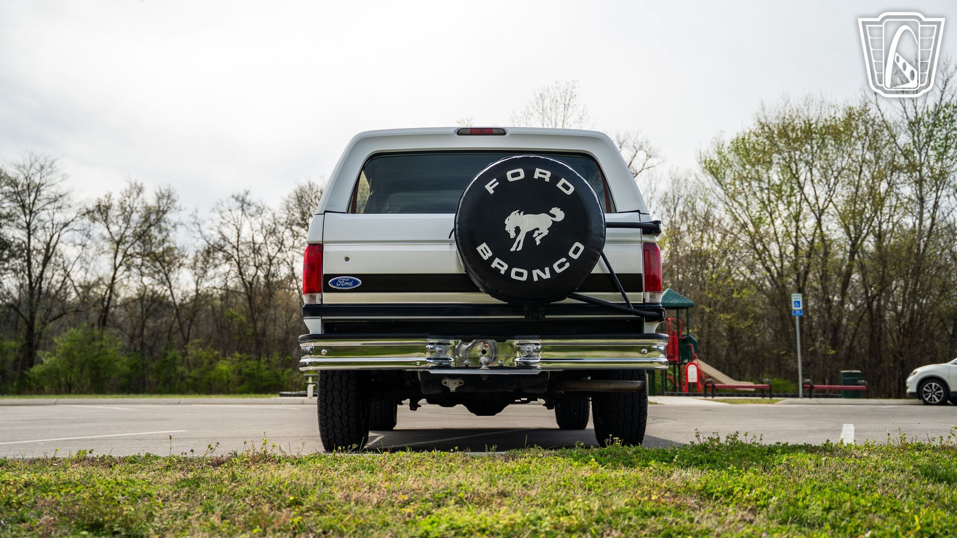 Used 1993 Ford Bronco XLT image 16