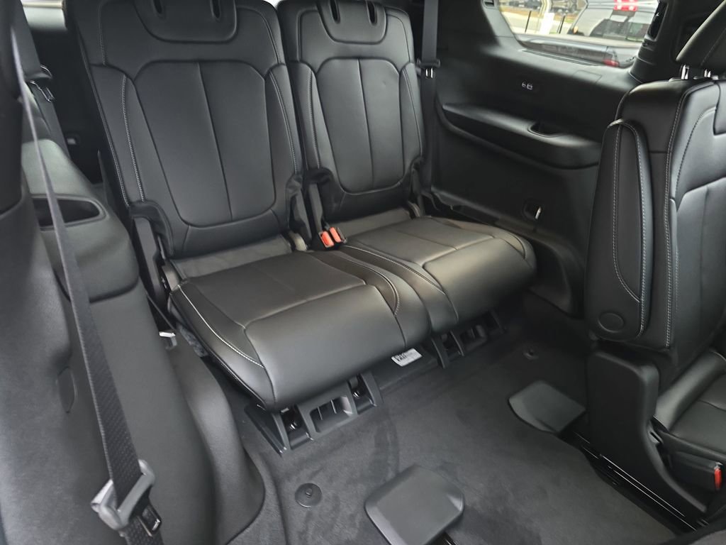 New 2025 Jeep Grand Cherokee L Limited w/ MOPAR Finishing Package image 13