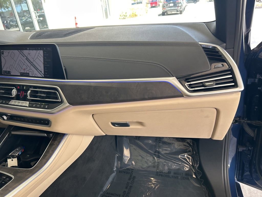 Used 2022 BMW X5 xDrive40i w/ M Sport Package image 23