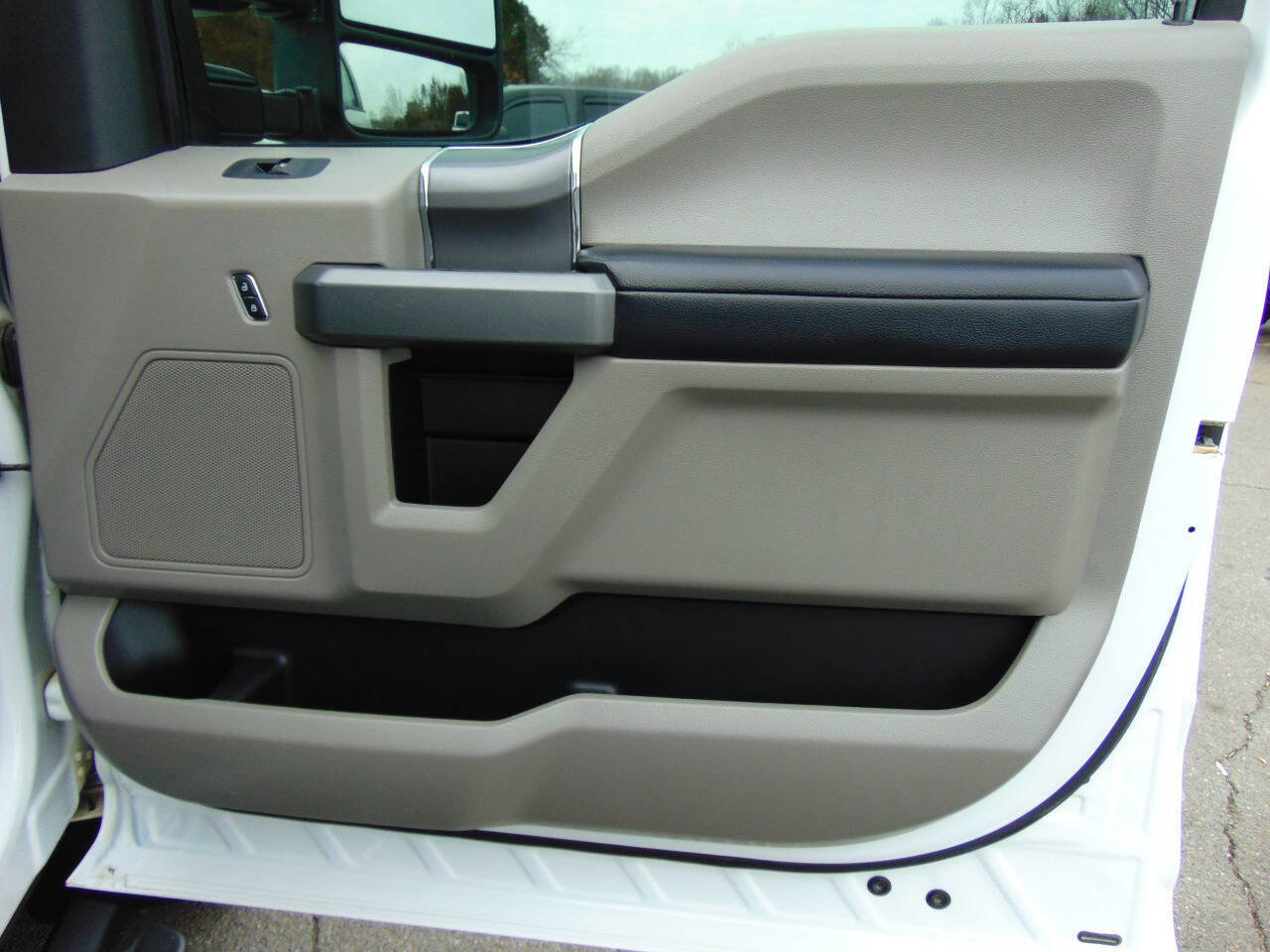 Used 2017 Ford F250 XLT w/ XLT Premium Package image 41