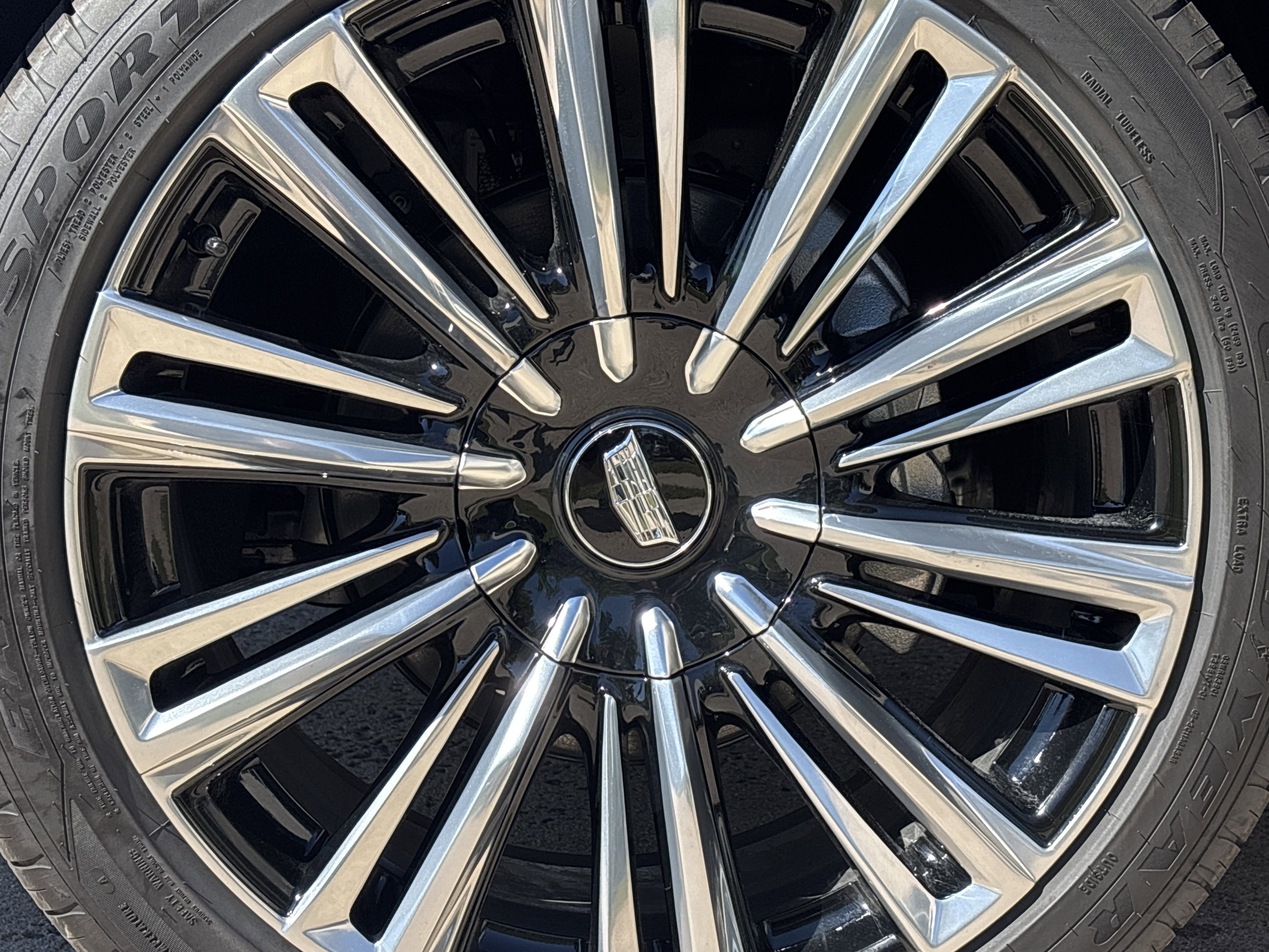 New 2026 Cadillac Vistiq Premium Luxury w/ LPO, Floor Liner Package image 18