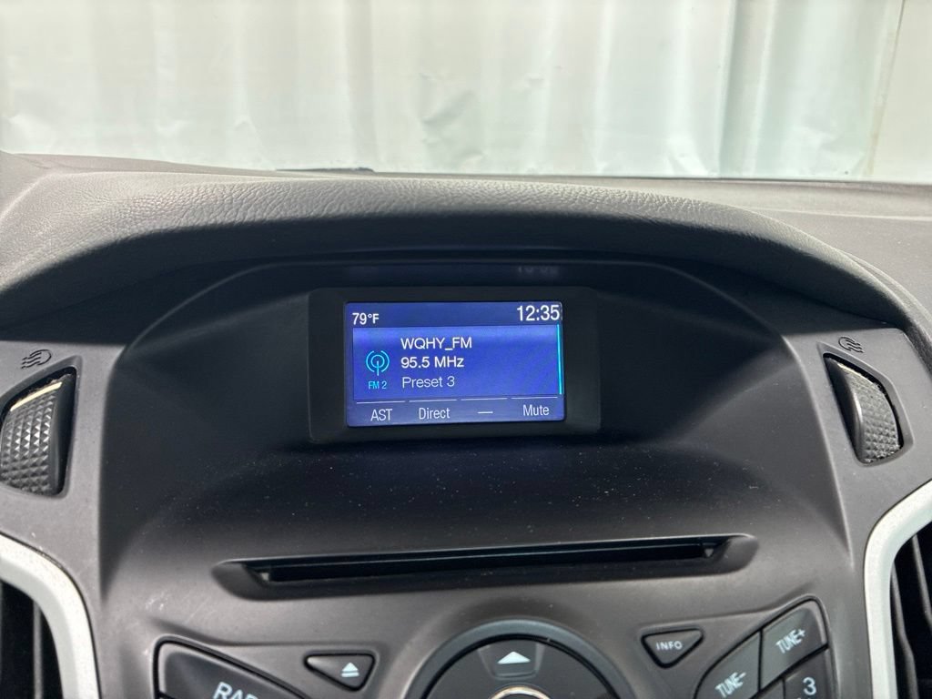 Used 2014 Ford Focus SE w/ SE Sport Package FWD image 17