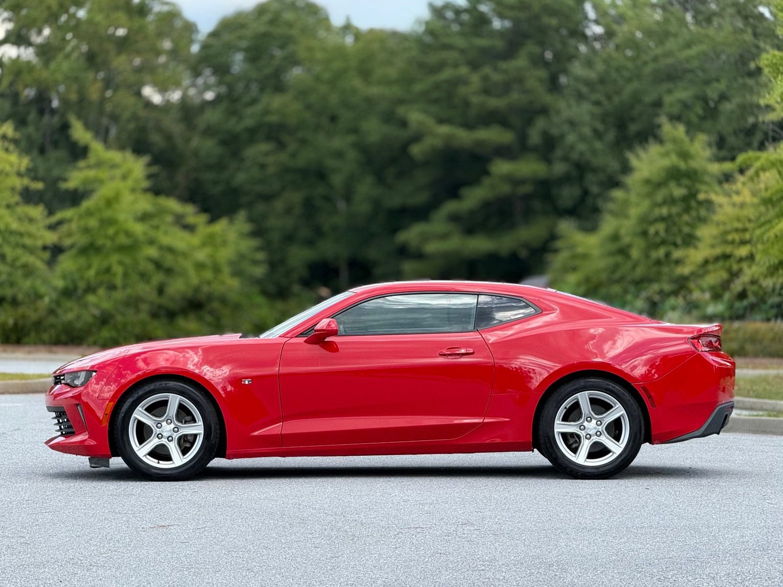 Used 2017 Chevrolet Camaro LT RWD image 9
